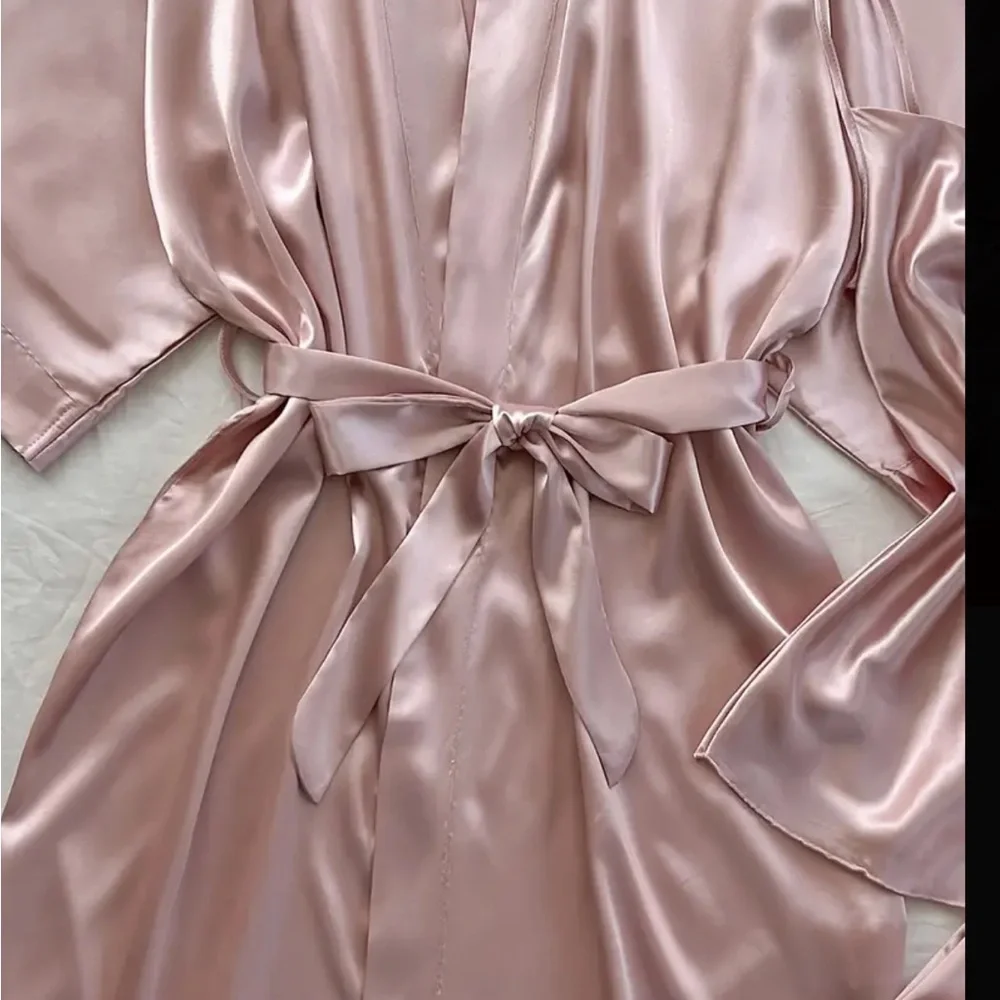 4pcs Elegant Satin Sleepwear Set in Blush Pink - Picture 4 of 6